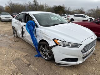2015 Ford Fusion Hybrid Titanium - Exterior Front Right Corner Image